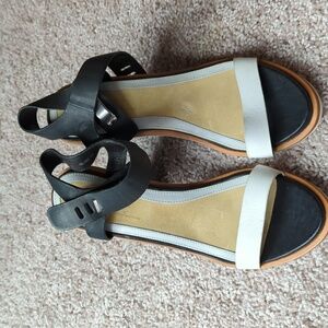 Rag & Bone Black and White Sandel Heels size 40EU